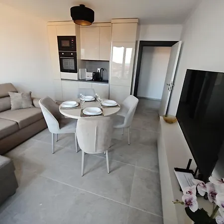 Neues Mit Meerblick Und Balkon Apartment